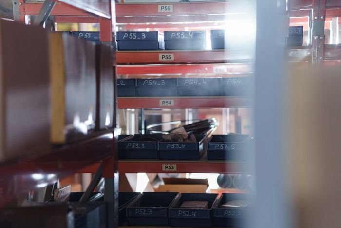 Labelled inventory storage bins